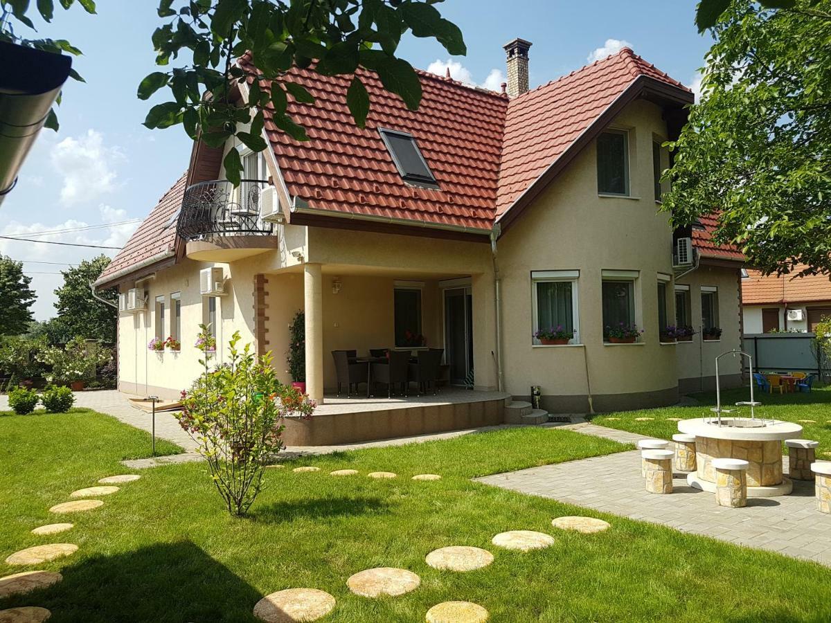 Villa Bellanova Hajdúszoboszló Exterior foto